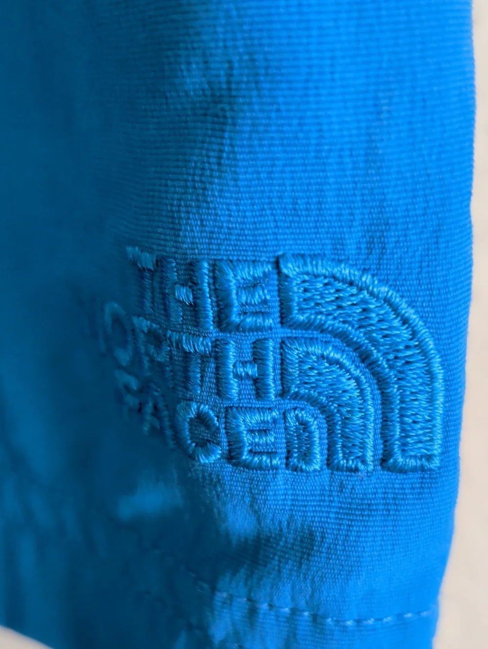 The North Face Men's L Bright Blue Cargo Swim Shorts